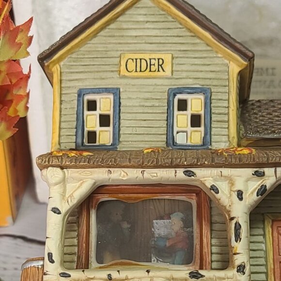 MIdwestern Home Cider Fall Lighted Village House - VINTAGE - 1990's - Picture 3 of 6
